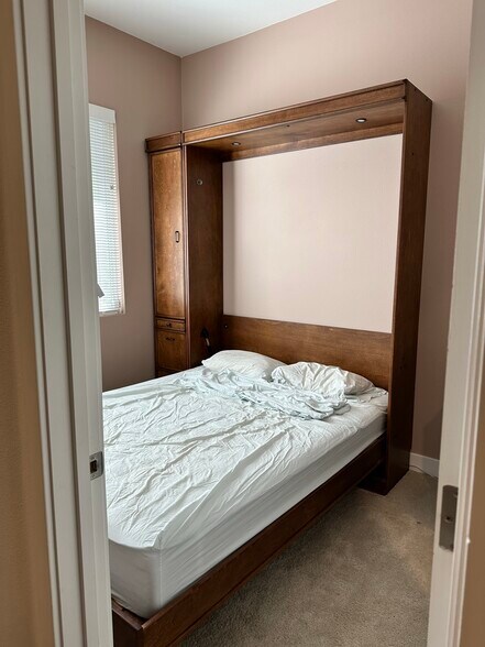 Third Bedroom (Ground floor) - 158 Uptown Cir