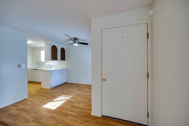 Building Photo - **NO SHOWINGS, WE ALREADY HAVE AN APPLICAT...