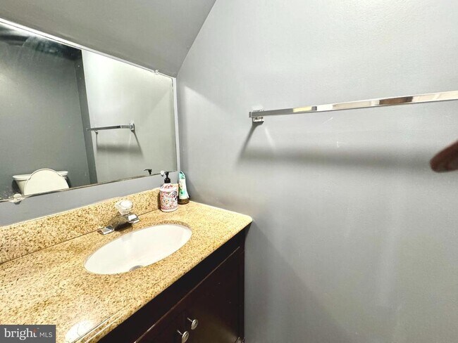 Building Photo - 597 Primus Ct