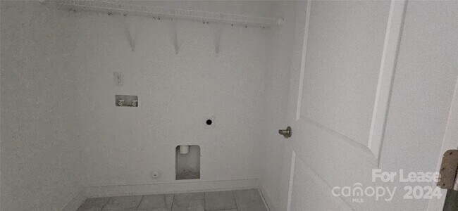 Building Photo - 121 Holly Spgs Ct