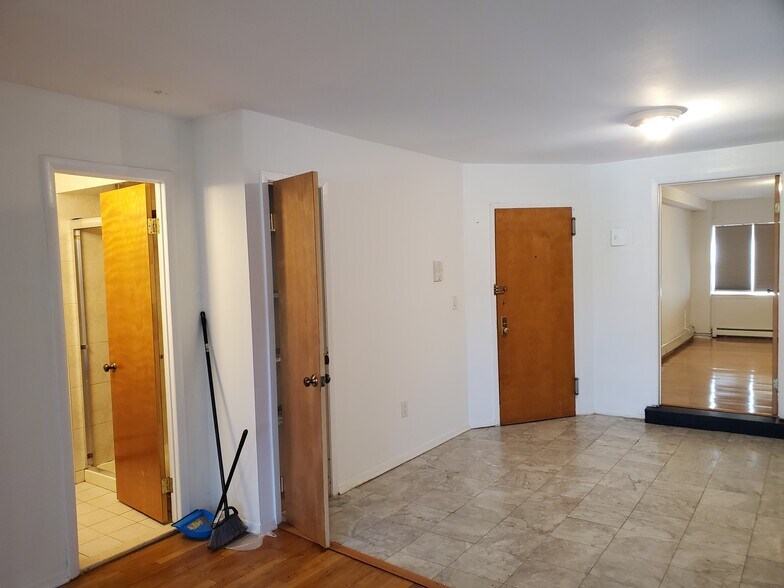 Building Photo - 3628 166th St