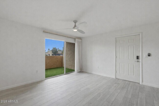 Building Photo - 8055 E Thomas Rd