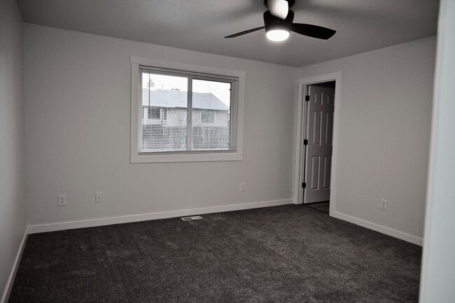 Building Photo - 4400 S Carbine Ave