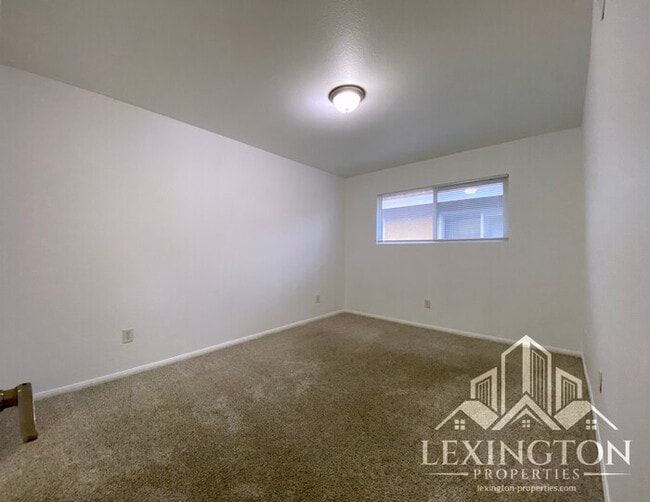 Building Photo - Stunning, 2BD/1BA, Condo in the Villaggio Community off Madison Ave. and Auburn Blvd.! ***Move-in...
