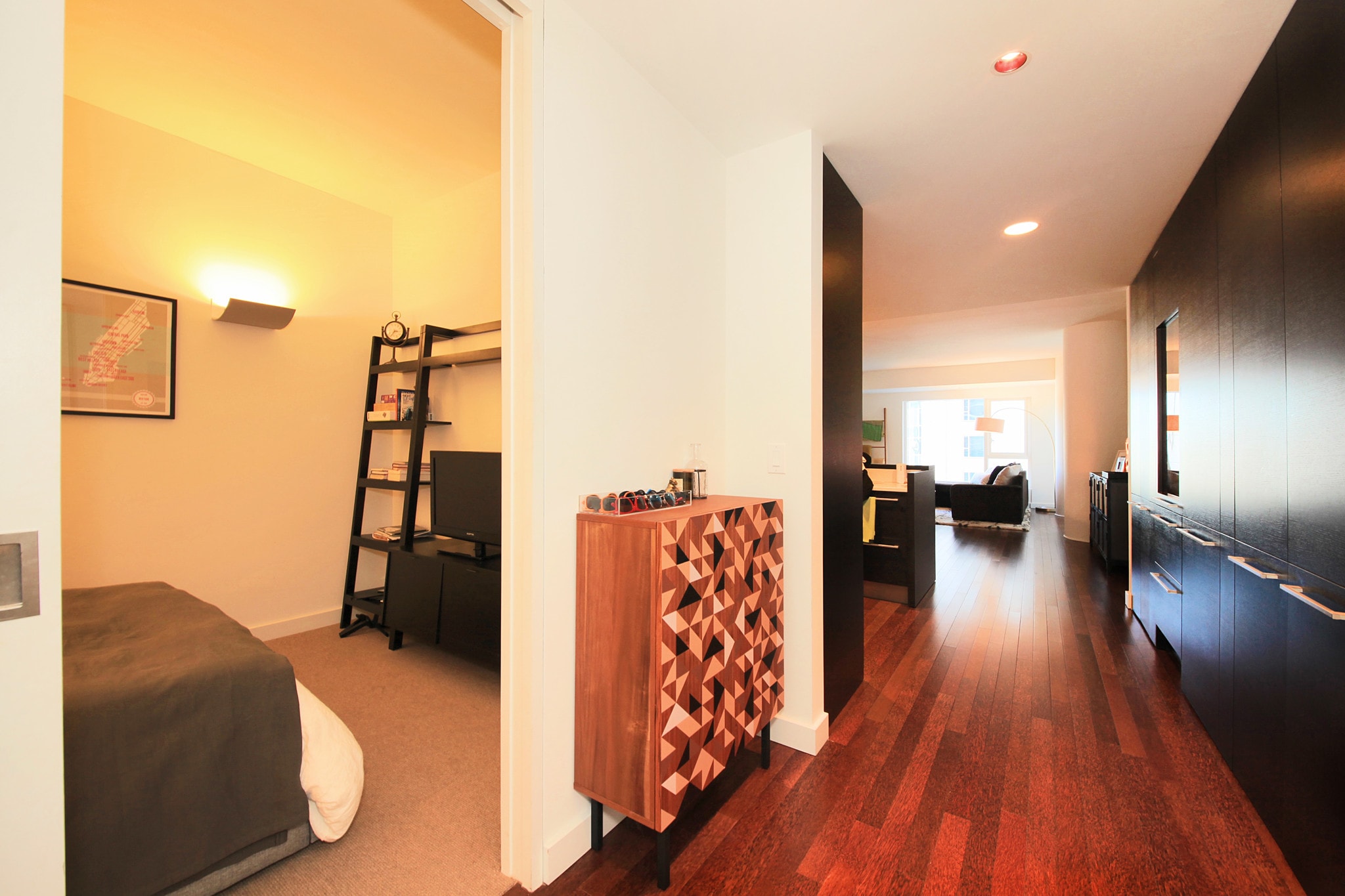 Building Photo - 6250 HOLLYWOOD Blvd