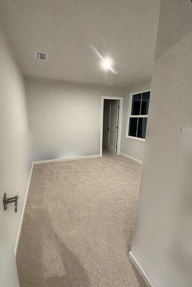 Building Photo - 125 Pampas St
