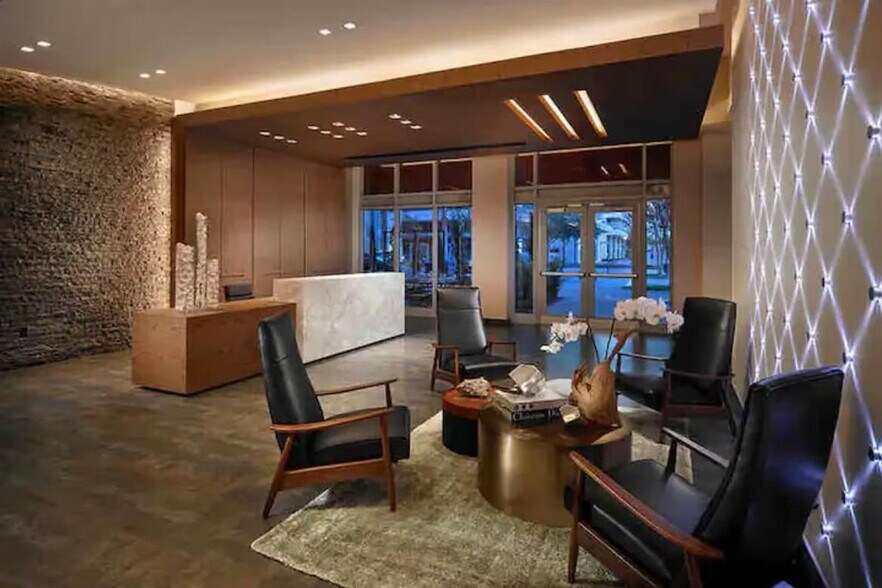 Building Photo - 139 NE 32nd St