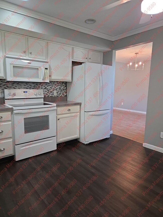 Building Photo - Beautiful Upscale Home – Beavercreek Schoo...