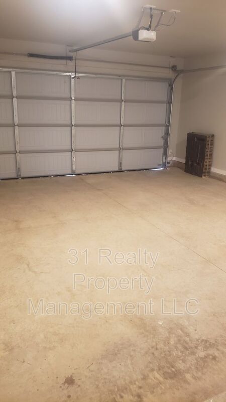 Building Photo - 6804 Lonesome Dove Ln