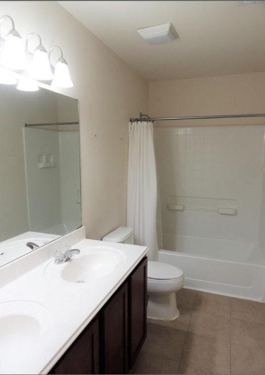 Building Photo - 7810 Squirrel Hollow Dr