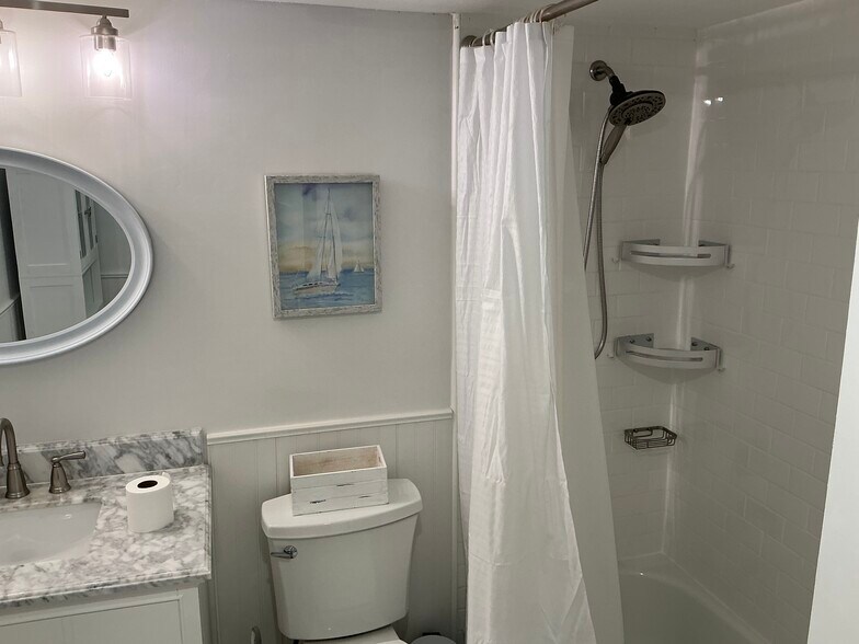 Building Photo - 355 S Ocean Dr