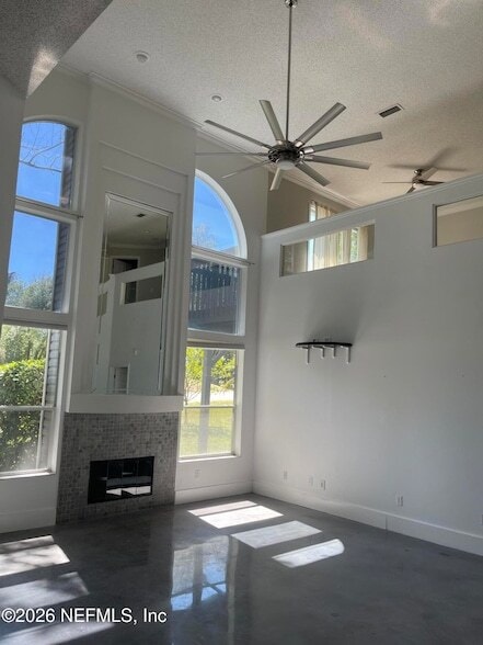 Building Photo - 3996 Richmond Park Dr E