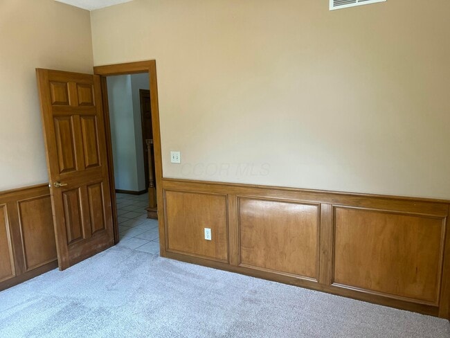 Building Photo - 1156 Lake Point Dr