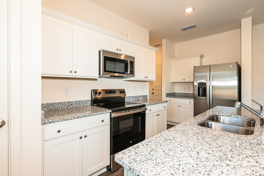 Building Photo - 193 Long Dr