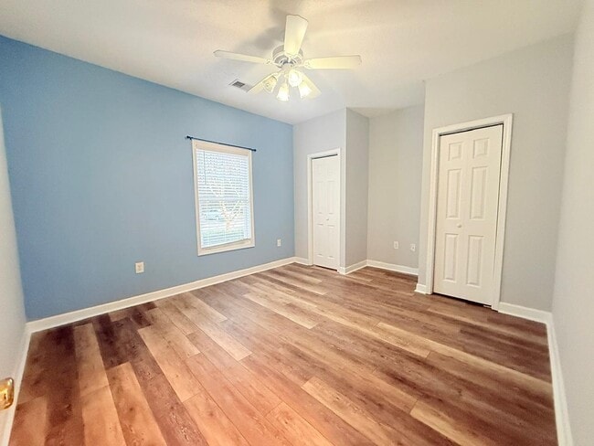 Building Photo - 330 Kiskadee Loop