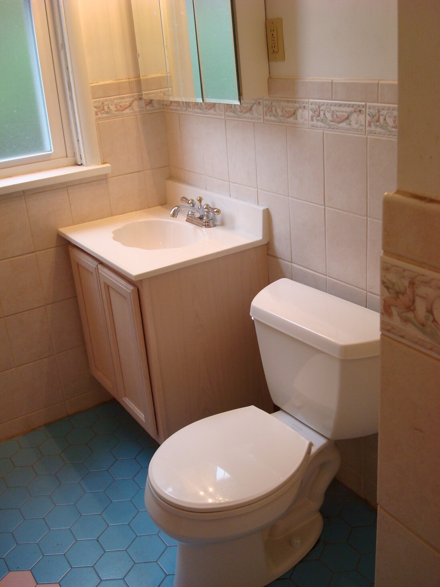 Building Photo - 5604 Pocusset St