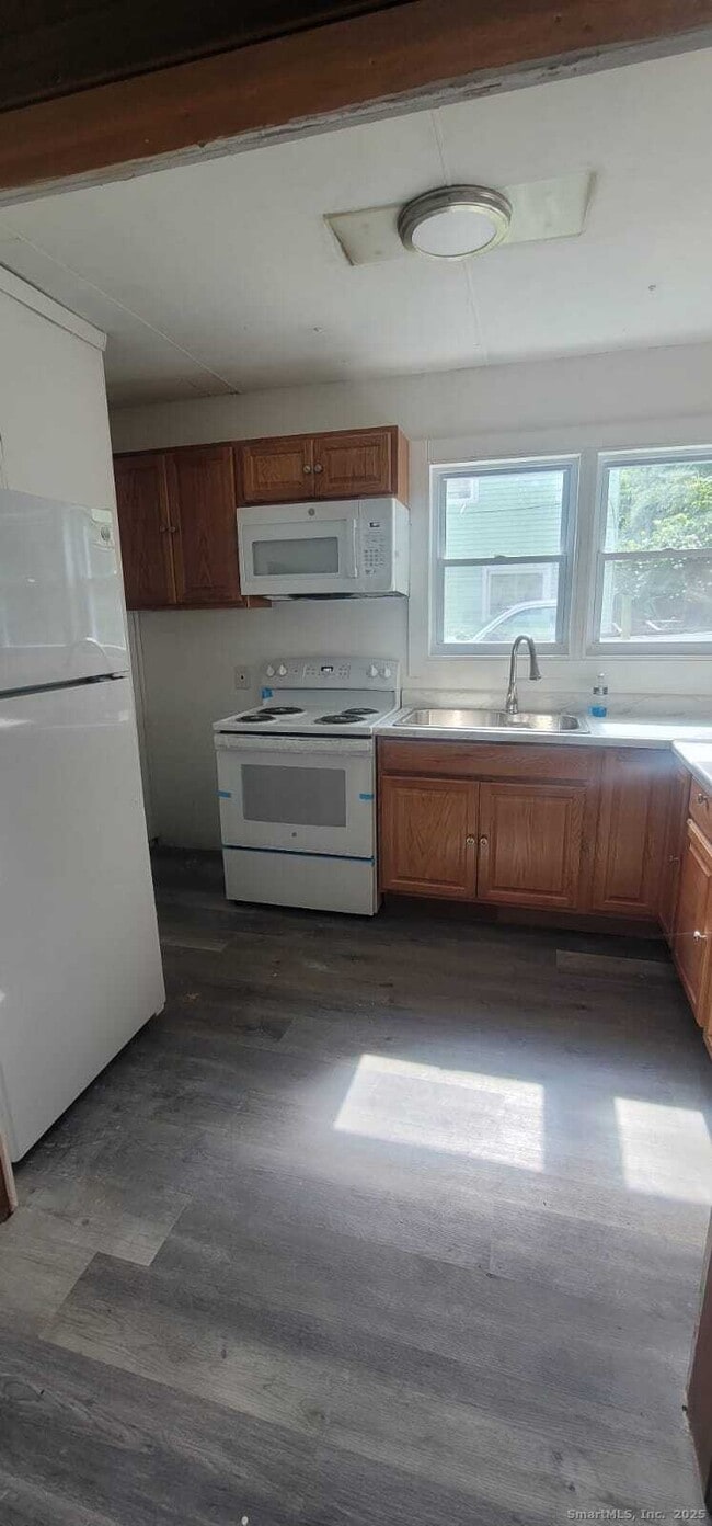 Building Photo - 183 High St