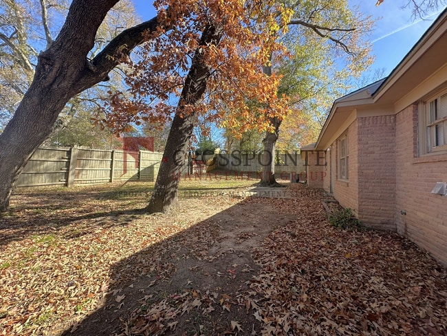 Building Photo - Tour Today! Newly Updated 3 Bedroom 2 Bath...