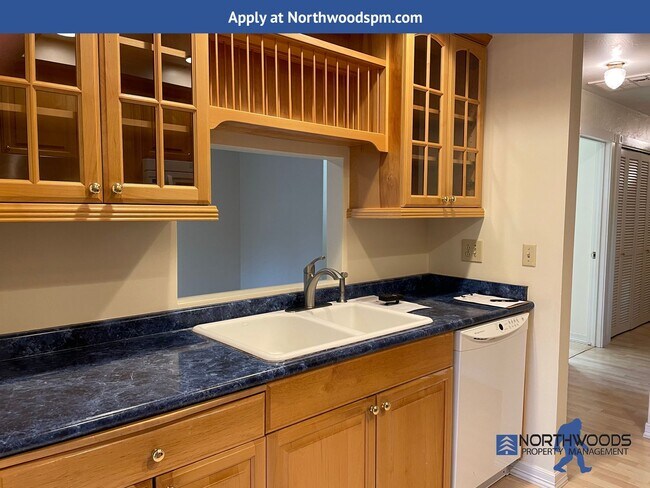 Building Photo - 518 Girard Cir