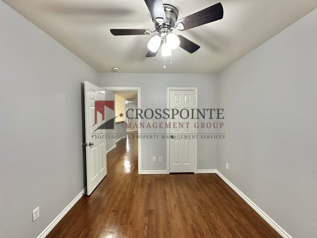 Building Photo - 3 Bedroom 2 Bath Duplex at Mansion Creek in Tyler! 1/2 OFF your first full month’s rent!