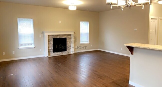 Building Photo - 600 Pioneer Ct