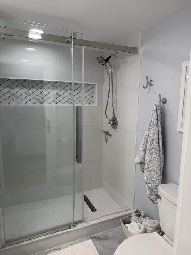 Building Photo - 1518 15th Ct