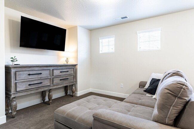 Building Photo - Modern Turn-Key Rental | Sienna Hills – Washington, UT