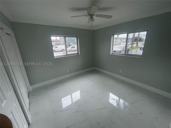 Building Photo - 890 NW 45th Ave