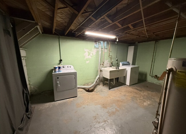 Building Photo - 133 Marlboro Pl