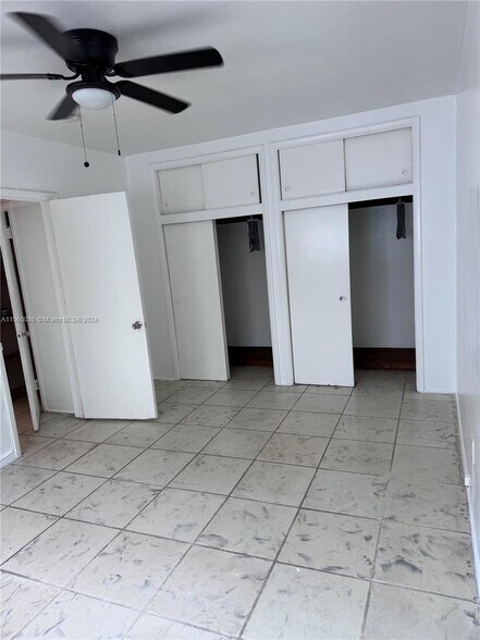 Building Photo - 7501 E Treasure Dr