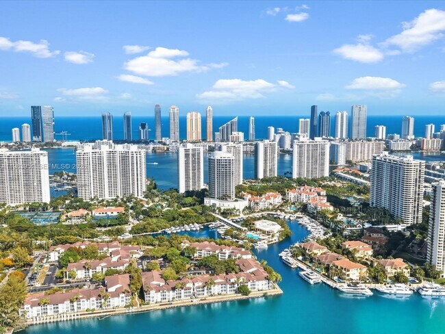 Building Photo - 3000 Island Blvd