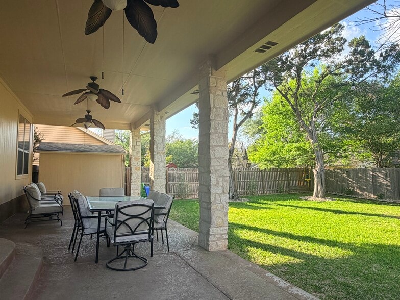 Building Photo - 8516 Hillrock Dr