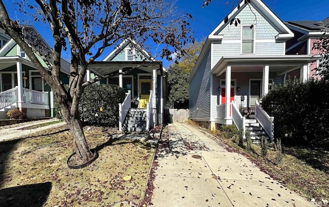 Building Photo - 614 Dorothea Dr
