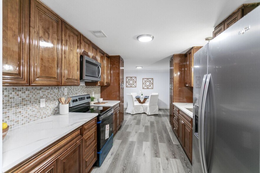 Building Photo - 5379 4th St