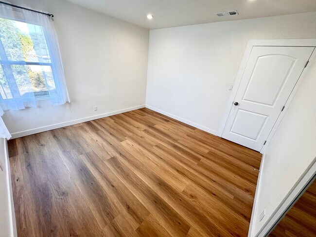 Building Photo - Beautifully Remodeled 3-Bedroom Home in Al...
