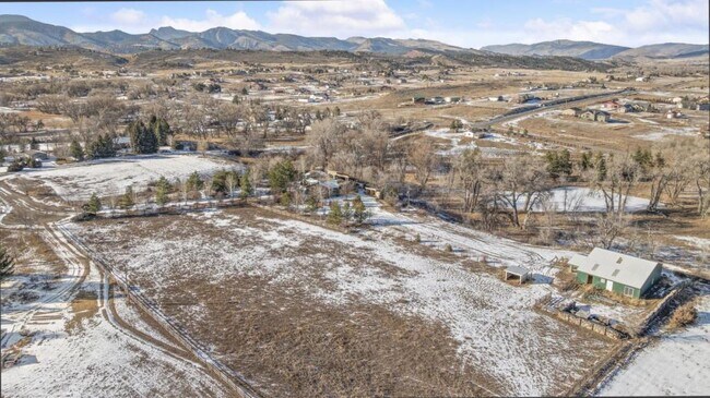 Building Photo - 306 Lona Dr