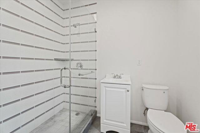 Building Photo - 205 S Reeves Dr