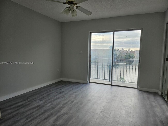 Building Photo - 6410 SW 130th Ave