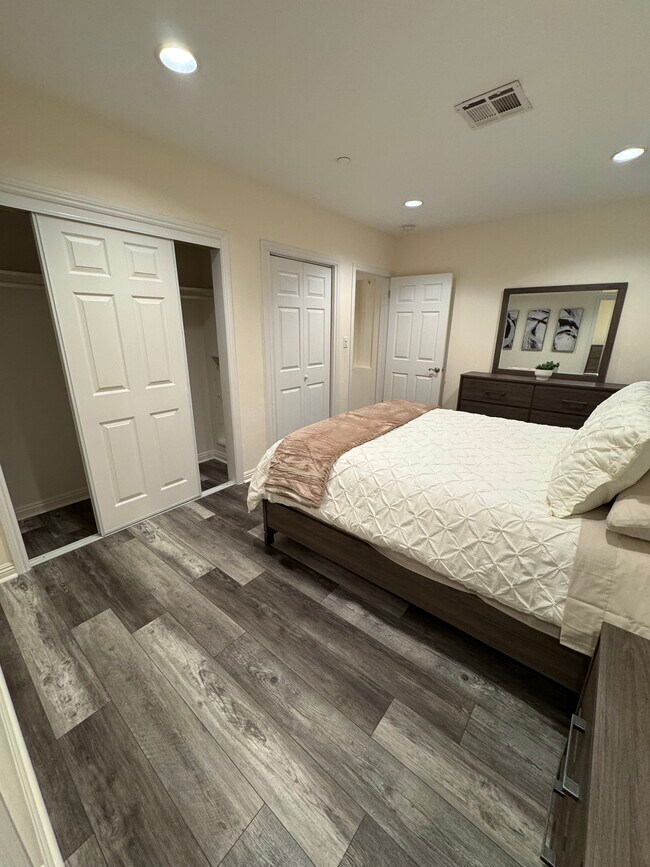 Building Photo - 3935 Inglewood Blvd