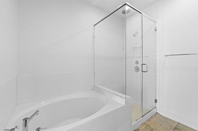 Building Photo - 8922 Menchaca Rd