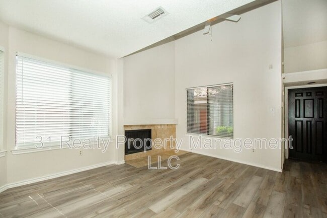 Building Photo - 4242 N Capistrano Dr