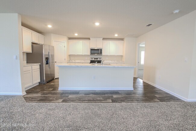 Building Photo - 65327 River Glen Pkwy