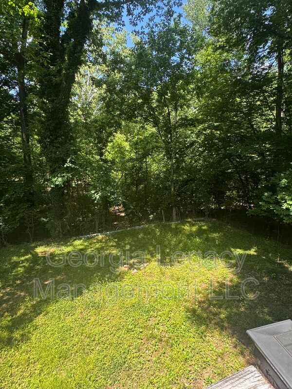 Building Photo - 1120 Sweetwater Cir