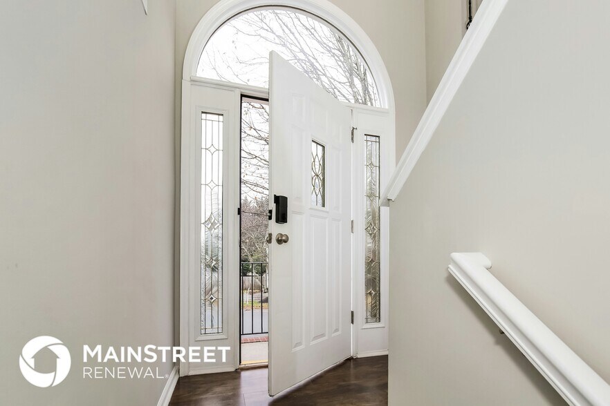 Building Photo - 440 Corbin St