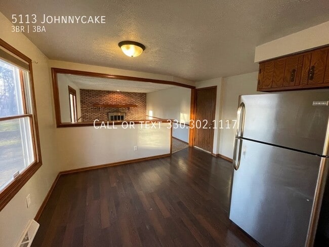 Building Photo - Three bedroom three bathroom duplex for rent