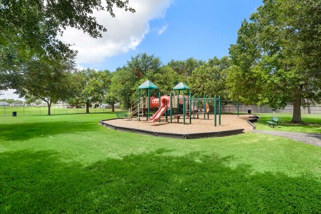 Building Photo - 13938 Plantation Valley Dr