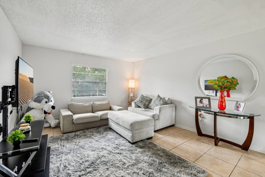 Primary Photo - Roselea Apartments