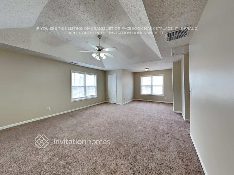 Building Photo - 1042 Simon Park Cir