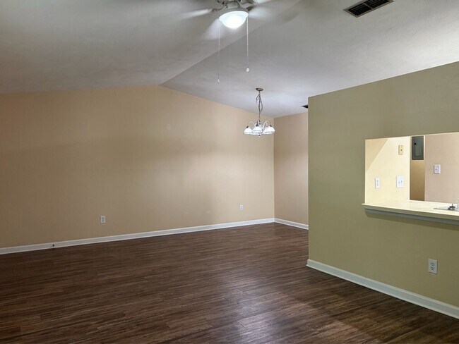 Building Photo - 1502 Belmont Trace