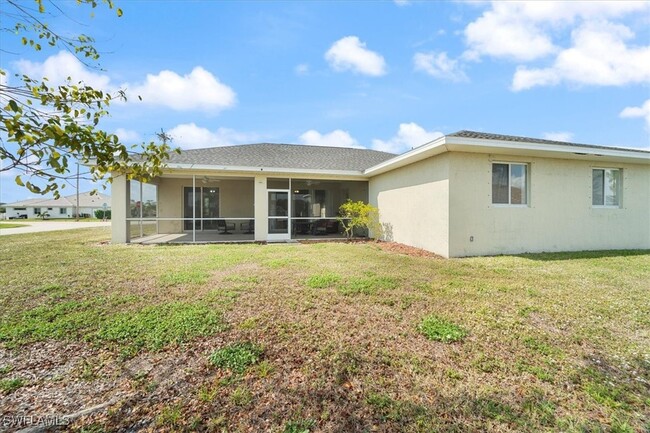 Building Photo - 2865 SW 25th Ave